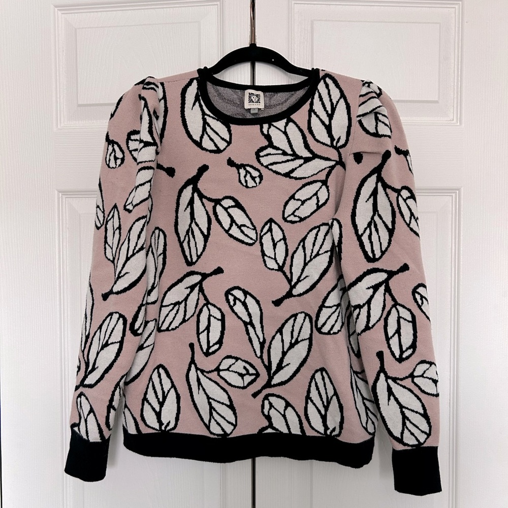 Women’s Sweater - Like New